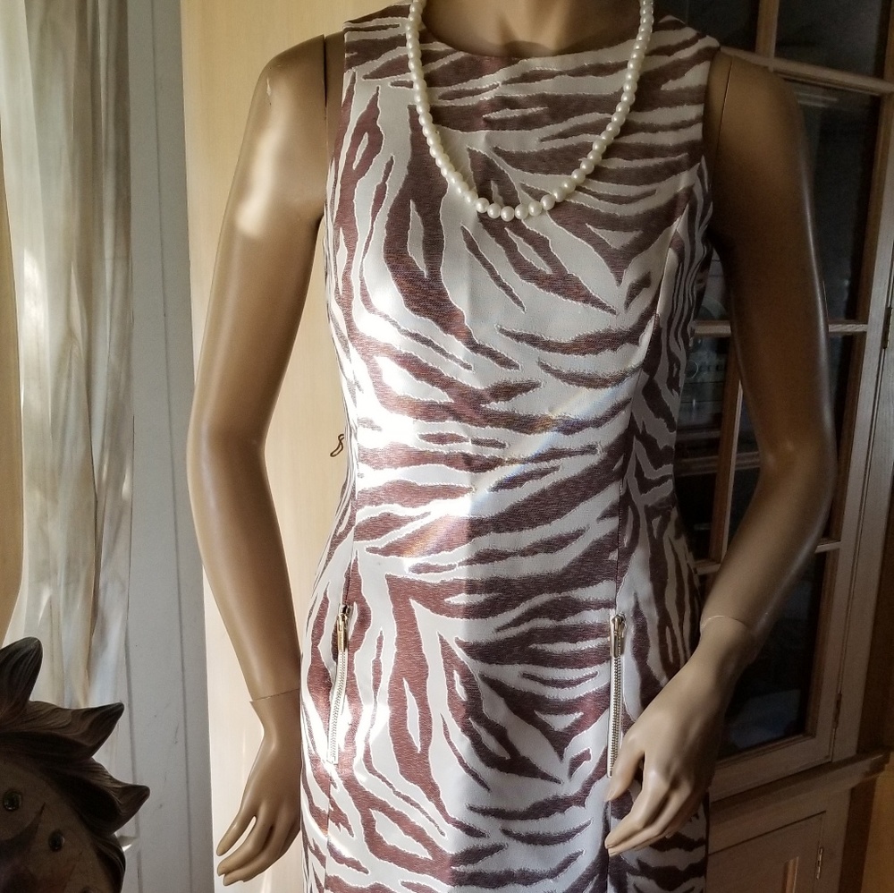 Ann Klein  Sophisticated Printed Dress